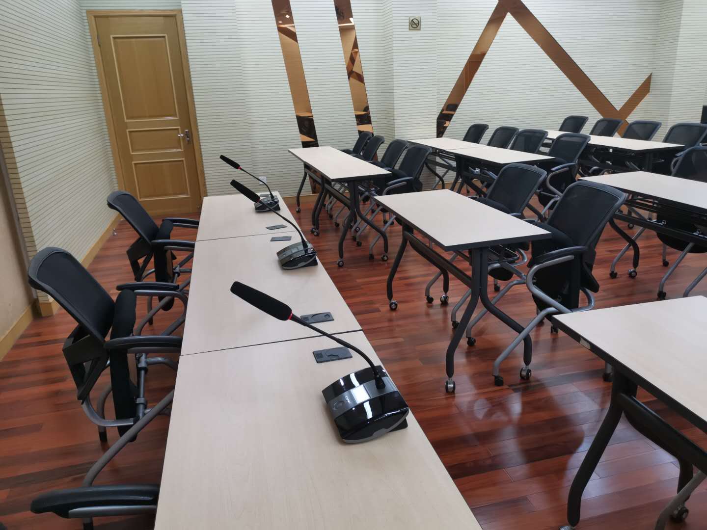 上海宝山区经济发展有限公司会议厅（玉兰厅）