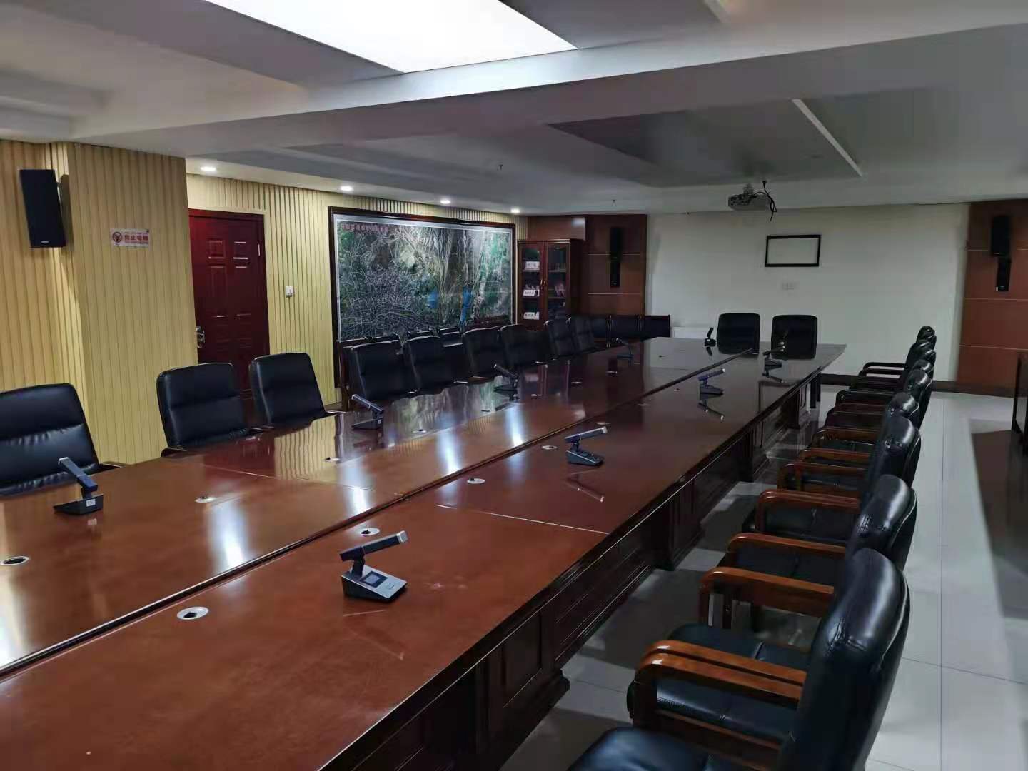 天山区政府常务会议室