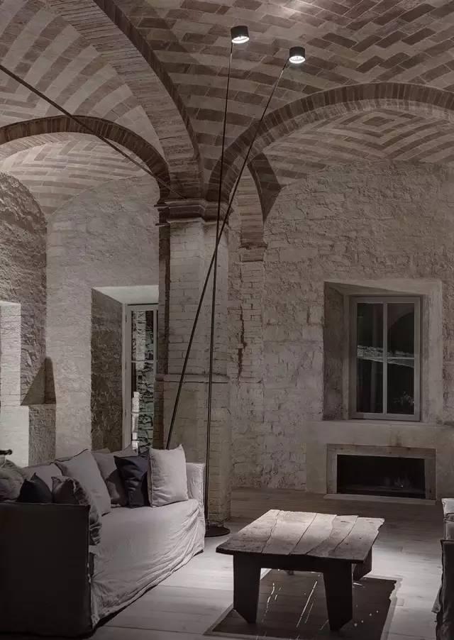 FUCOLITE-全彩照明设计,灯光设计前沿资讯。在光落下的地方,就有温暖与关怀