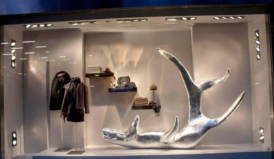 服装店门头橱窗灯光照明设计