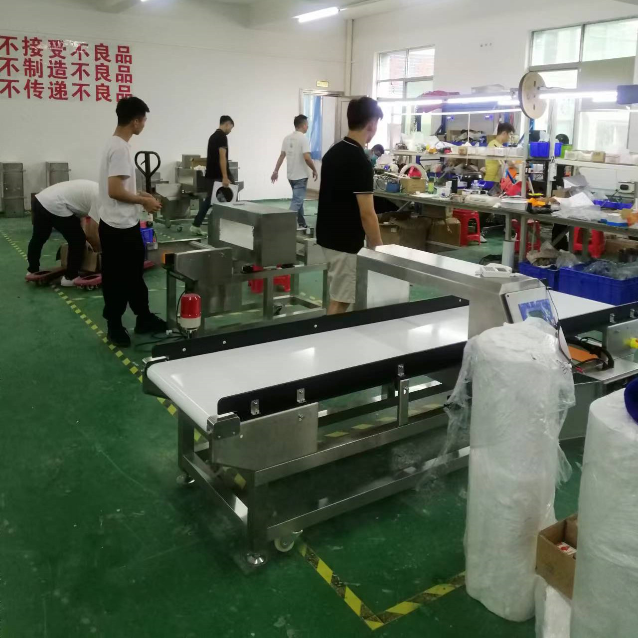 4台定制款金属探测仪，机长2.5米，探头高30公分生产完成！感谢老板的信任与支持