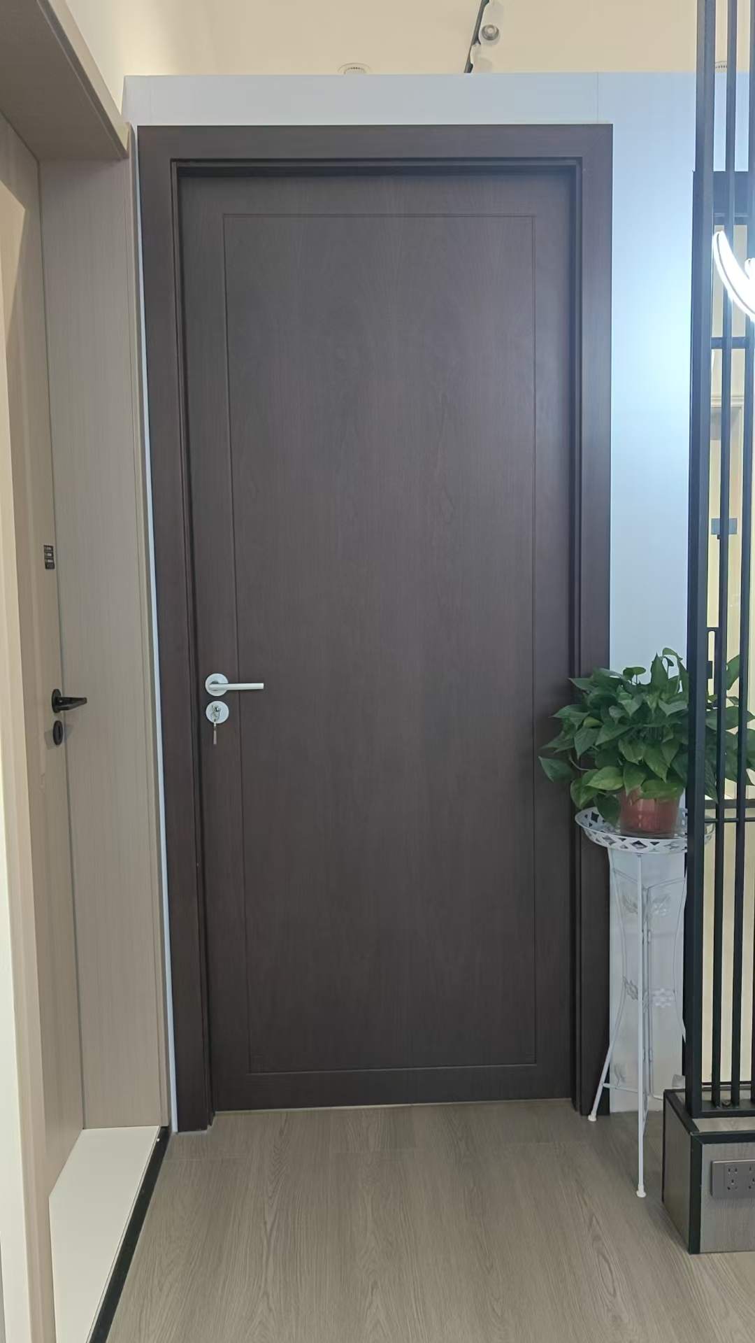 选择套装门和普通的门相比到底哪个更加划算？