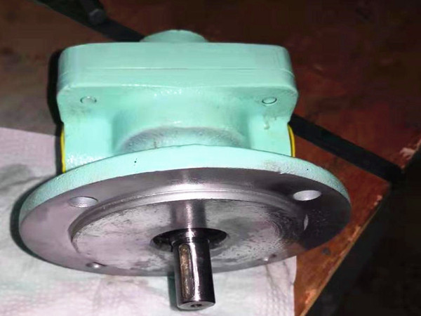 HV2/210 Oil pump assembly P/N 4441
