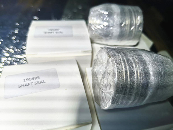 IMO AEC032N3 AEC038N3 SHAFT SEAL 190495