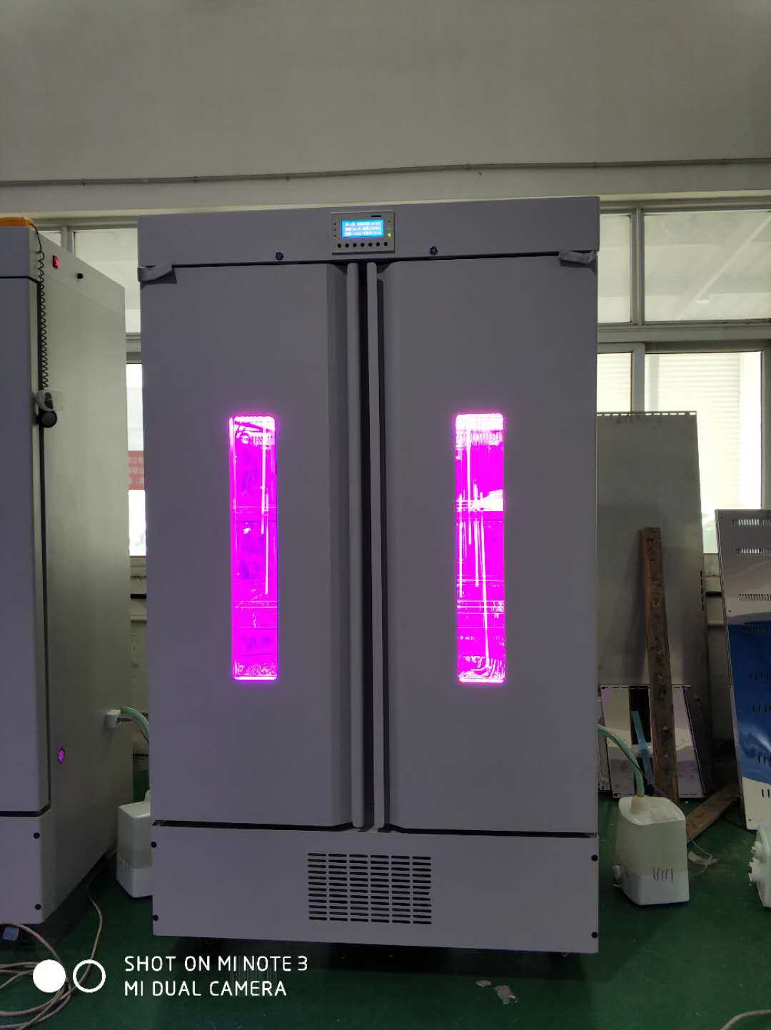 大型植物培养箱