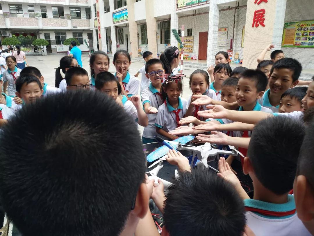异能无人机助力2018台山市“科技进步活动月”科普校园行活动举办圆满成功