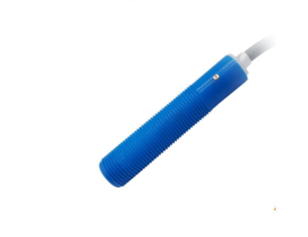 WKC1808    WKC3020圆柱形电容式料位传感器