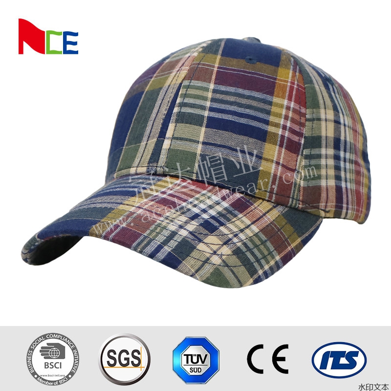 格子花纹鸭舌帽