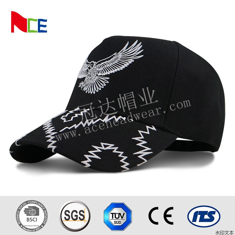 黑色刺绣鸭舌帽