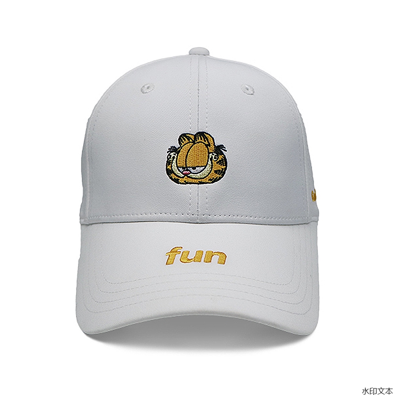 白色刺绣鸭舌帽