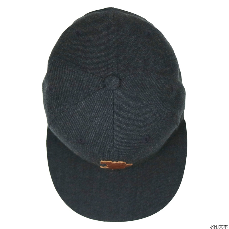 深灰色毛呢平沿帽