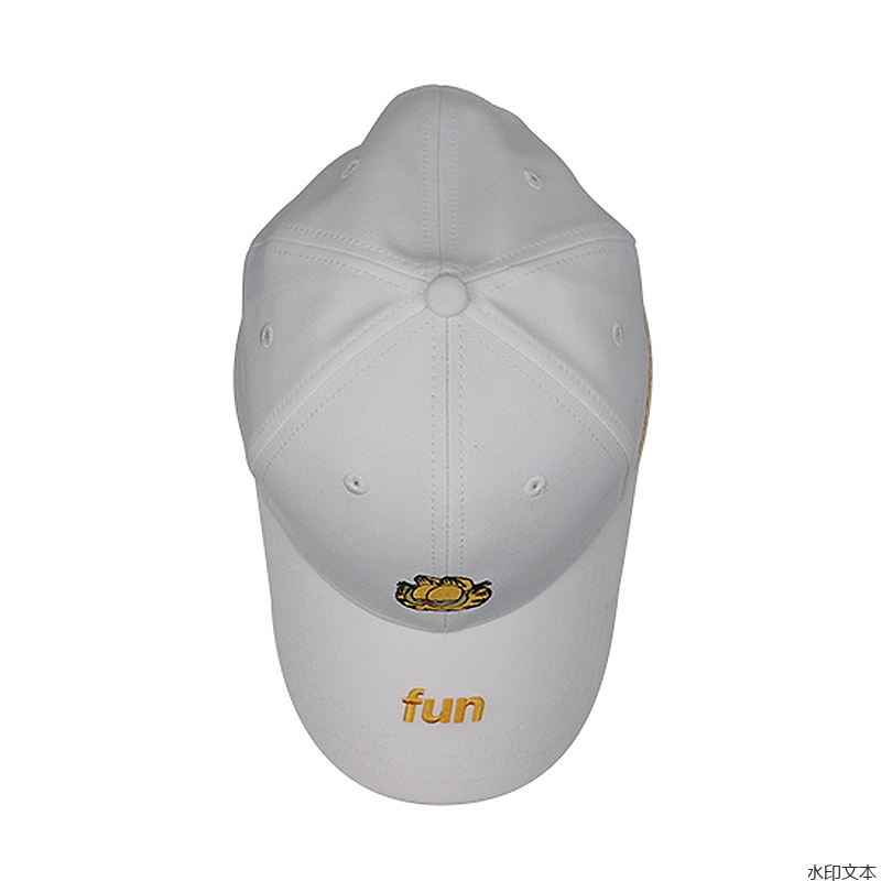 白色刺绣鸭舌帽