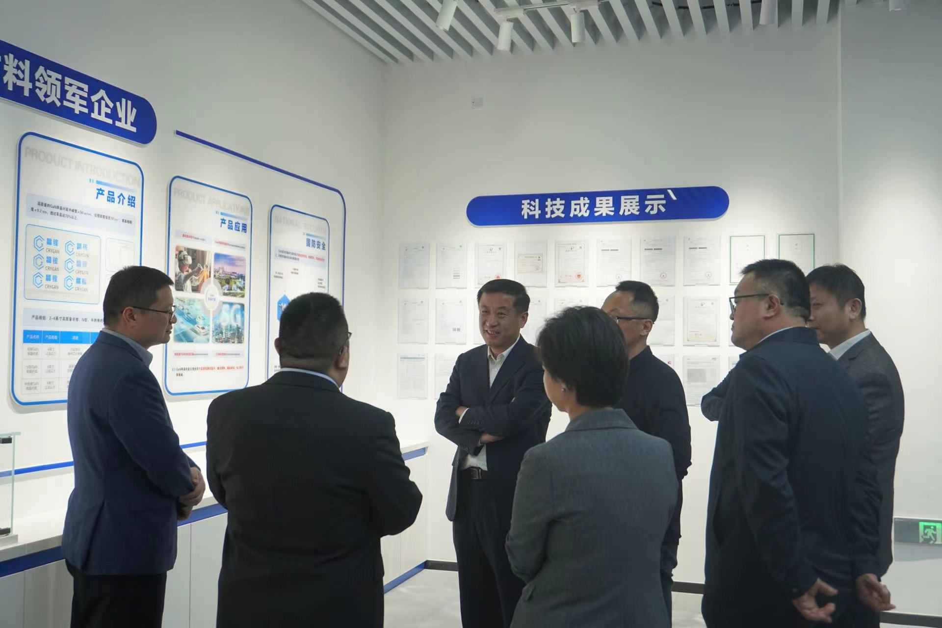 济南市科技局党组书记、局长黄波带队调研山东晶镓半导体