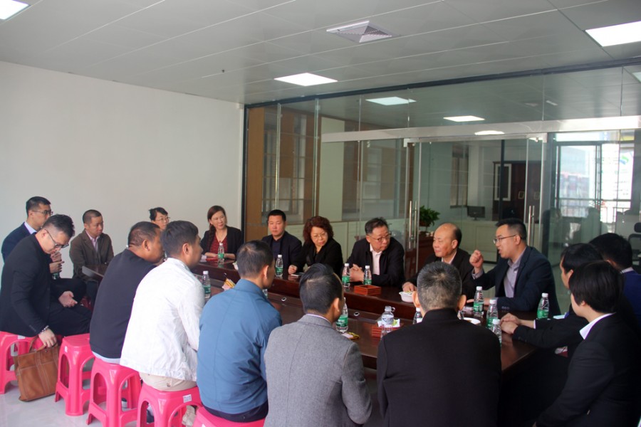    现场交流会