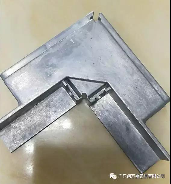 创万嘉铝五金配件