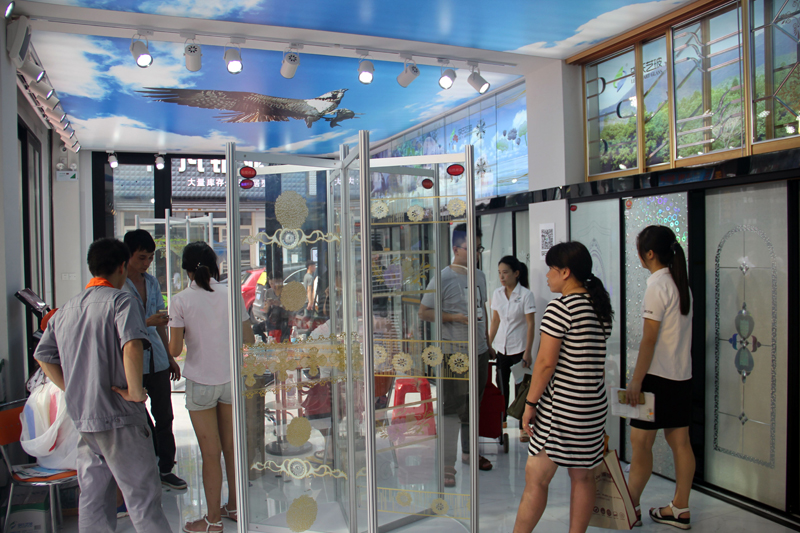      李氏艺玻凤池新店喜迎八方来客