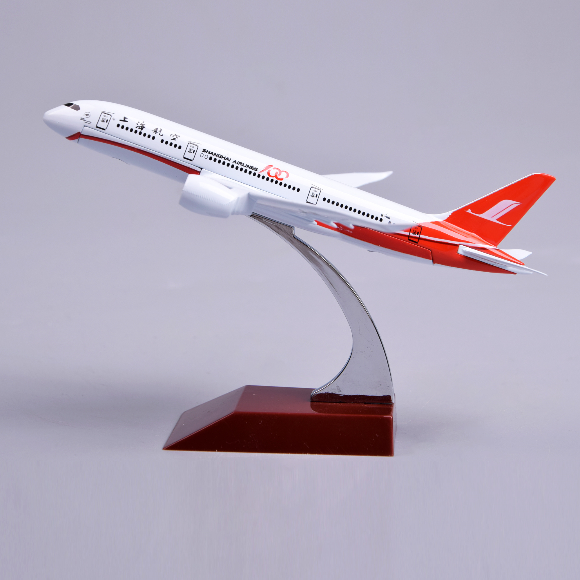 飞机模型16厘米B787上海航空