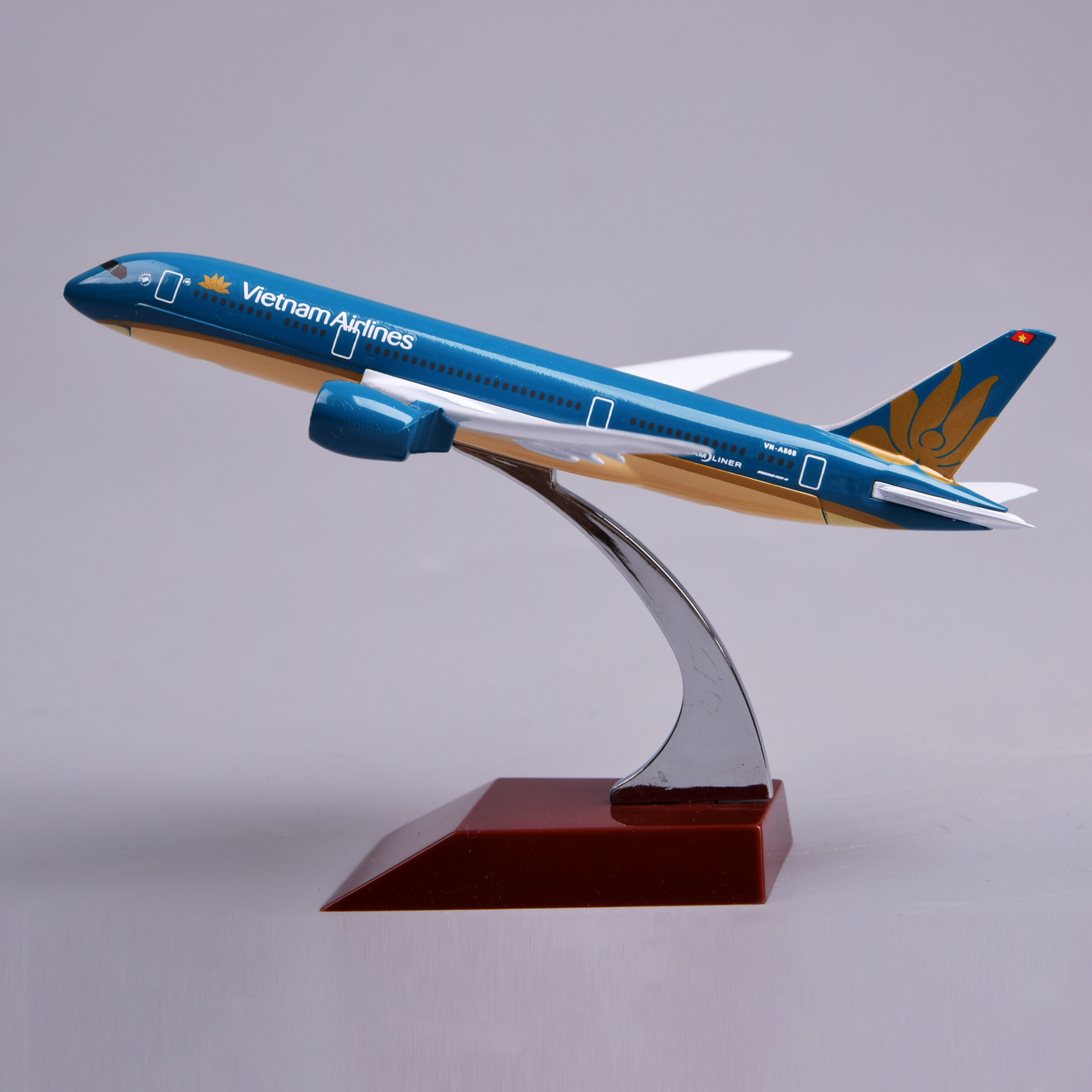 飞机模型16厘米B787越南