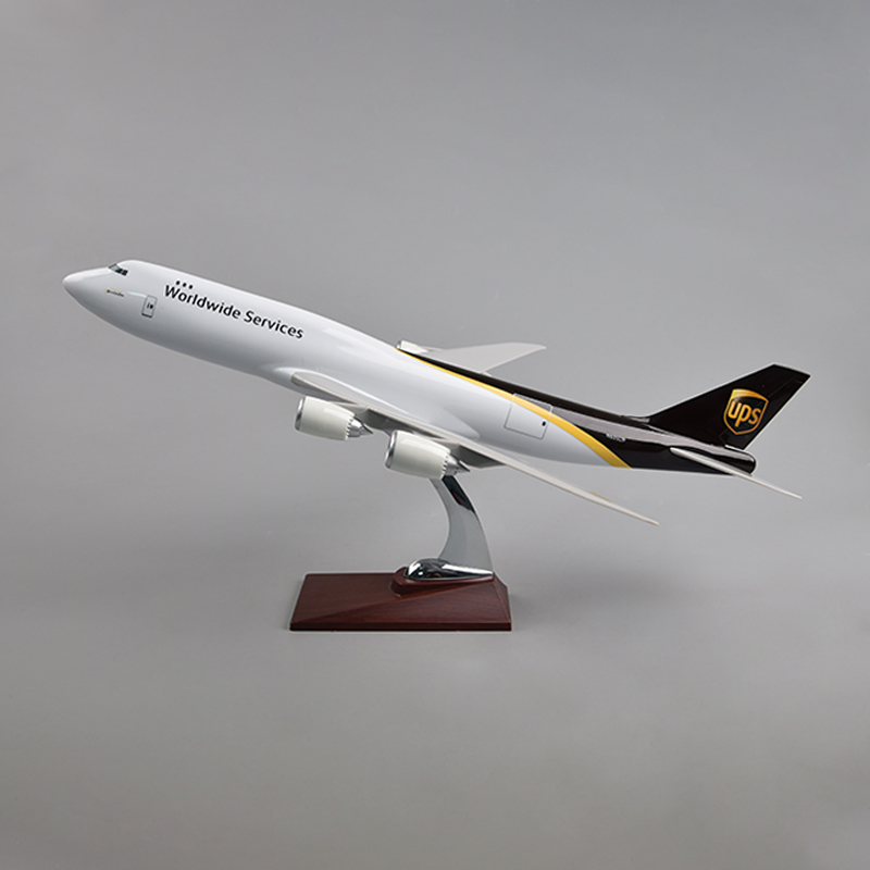 飞机模型47厘米747-8 UPS