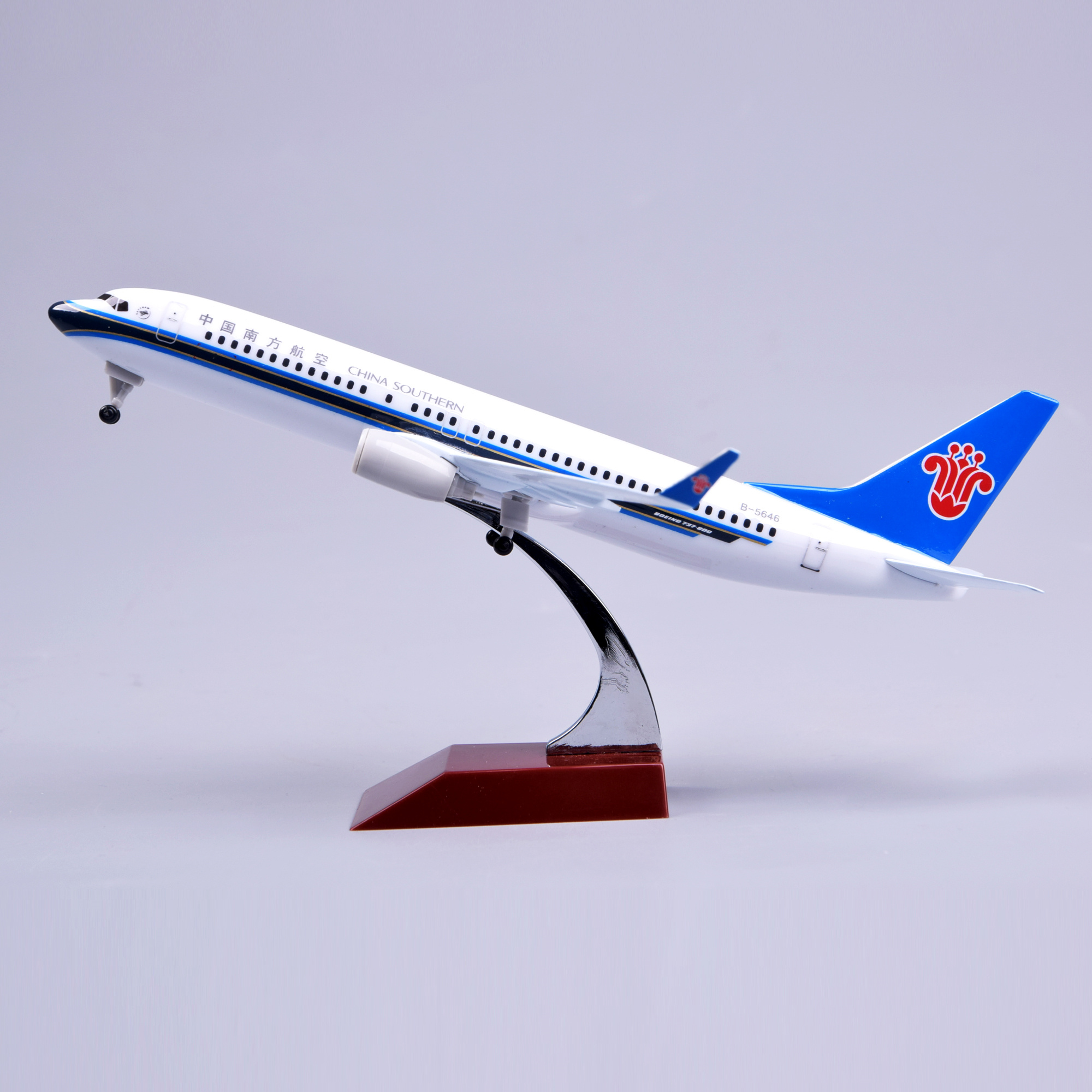 飞机模型20厘米737中国南方航空