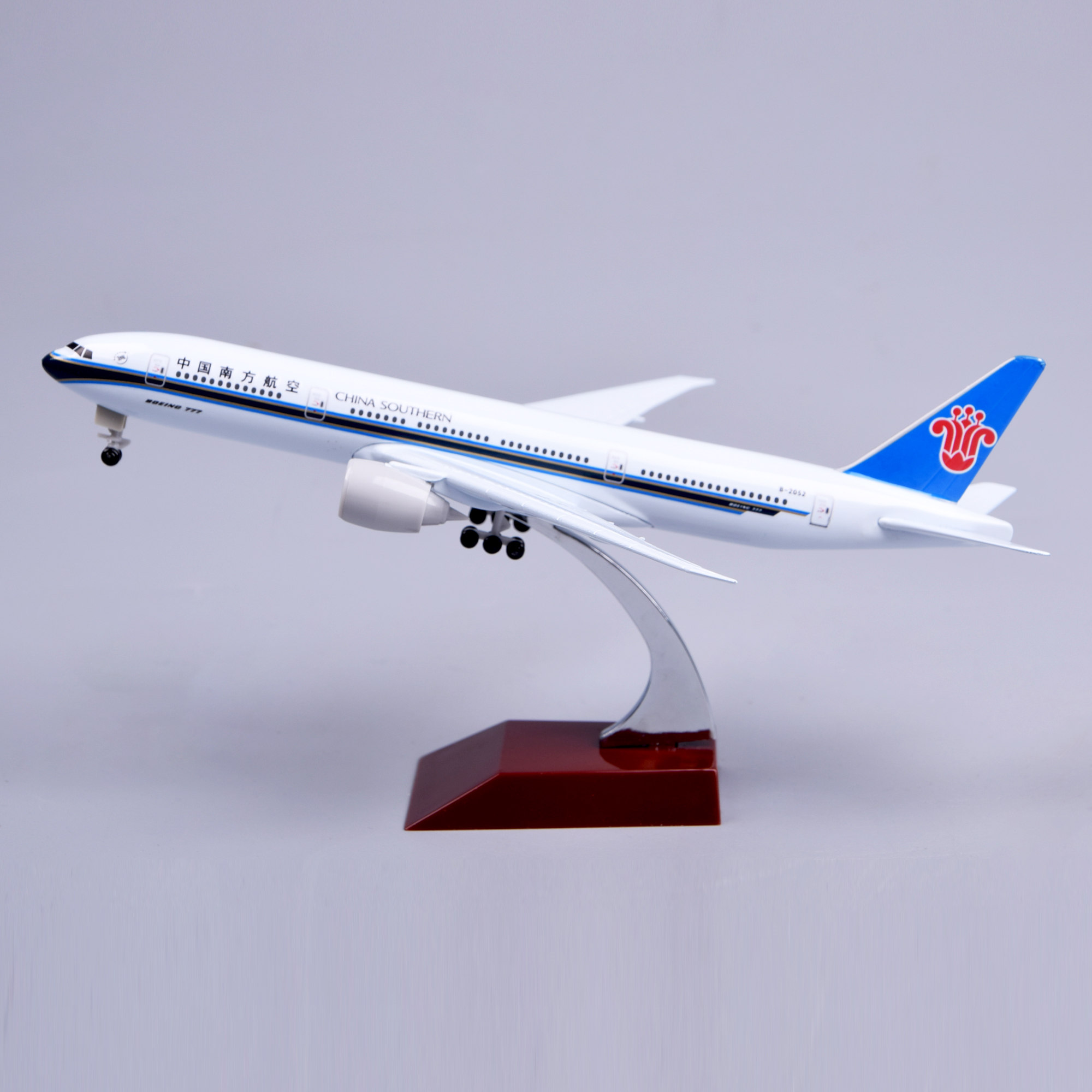 飞机模型20厘米777中国南方航空