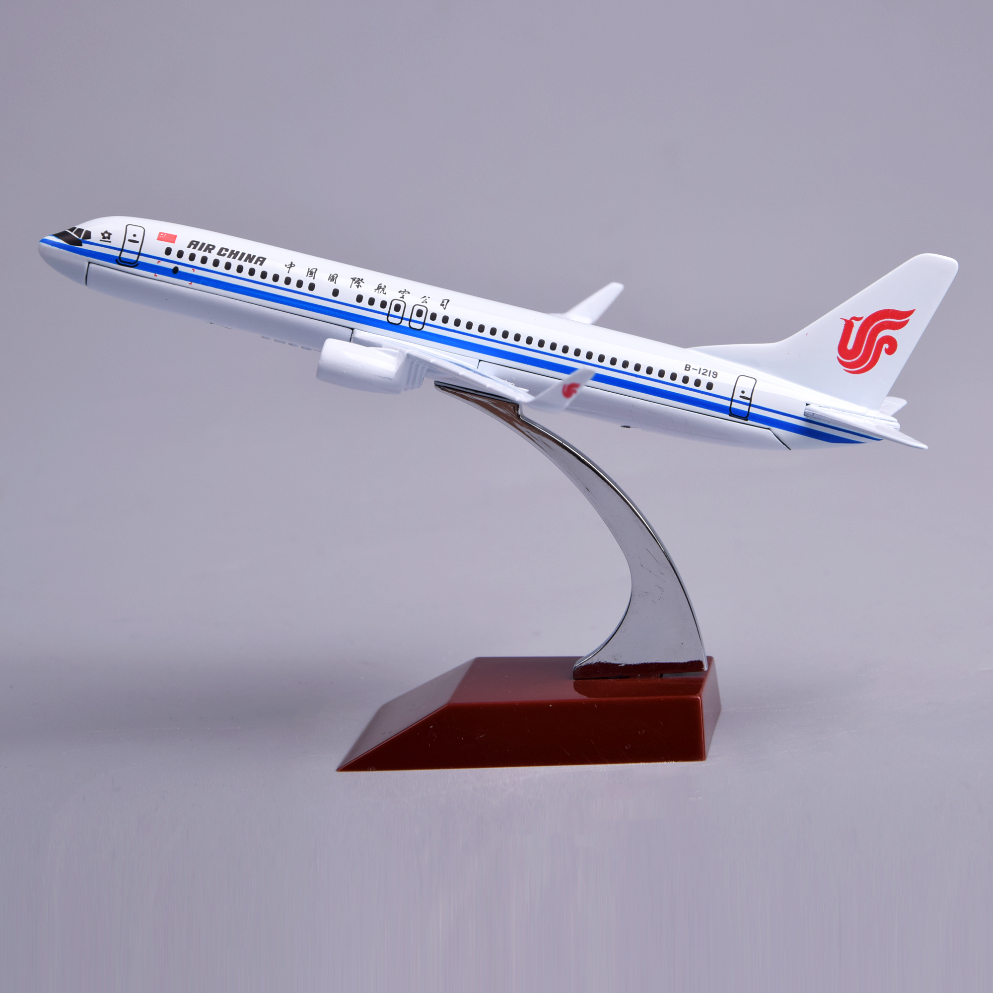 飞机模型16厘米737中国国际航空