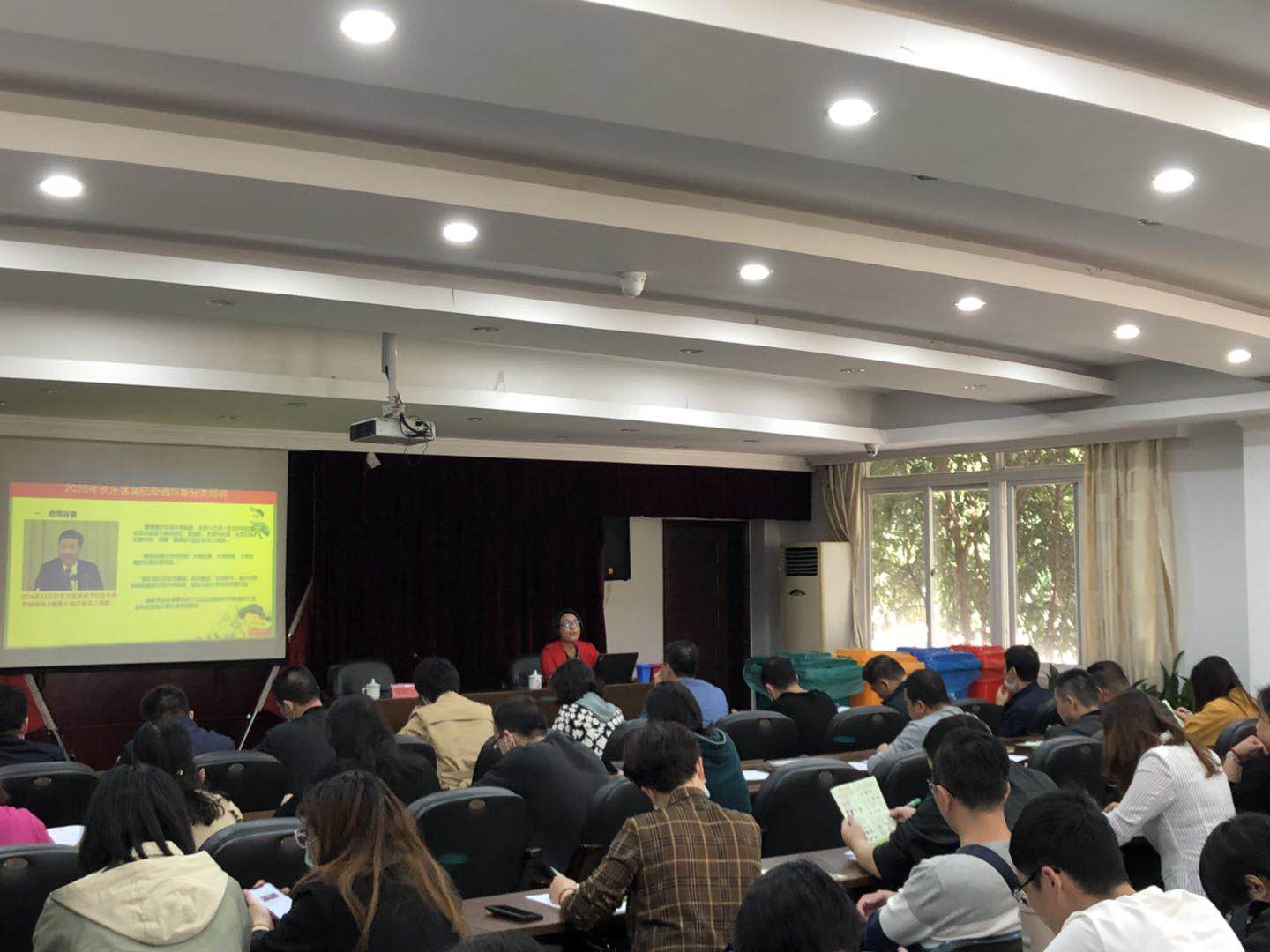 吴航街道：垃圾分类 我先行