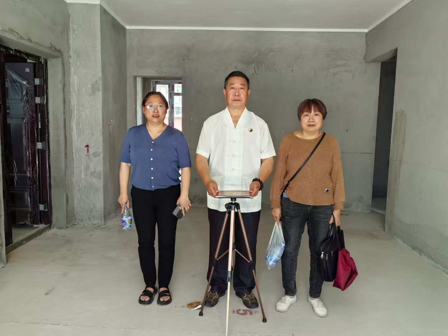 中国天眼风水实战应用非遗传承人高浦洪，2025年5月19日在重庆市綦江区“大学时代”精品商品房楼盘，为福主老板精选华居。