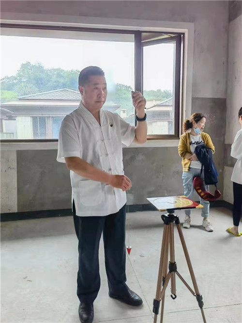 中国著名易道商三界联盟天眼风水学者，重庆风水大师高浦洪，2022年4月9日在重庆市两江新区金科九曲河高档别墅楼盘为福主老板看阳宅，精选别墅华居！
