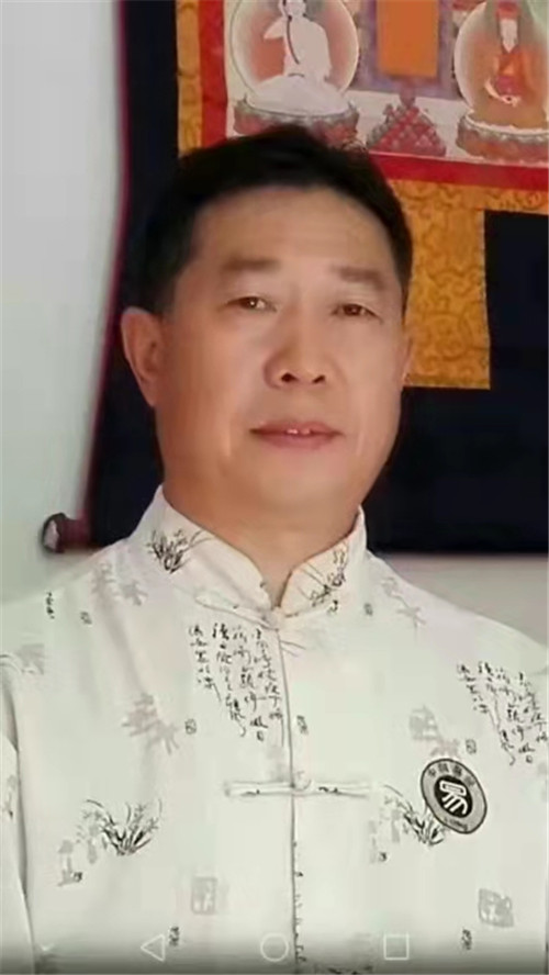 中国著名易道天眼风水学者，重庆风水大师高浦洪，2021年6月29日乘高铁重庆至广西柳州。受福主老板邀请，为新建寺庙定朝向及风水布局。