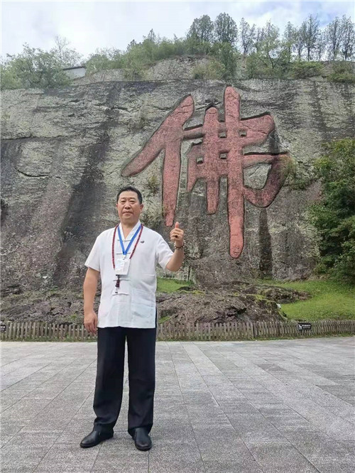 中国著名易道商三界联盟天眼风水学者，重庆风水大师高浦洪，2021年12月16日乘高铁四川宜宾至重庆綦江，圆满完成这次既定工作任务返綦。