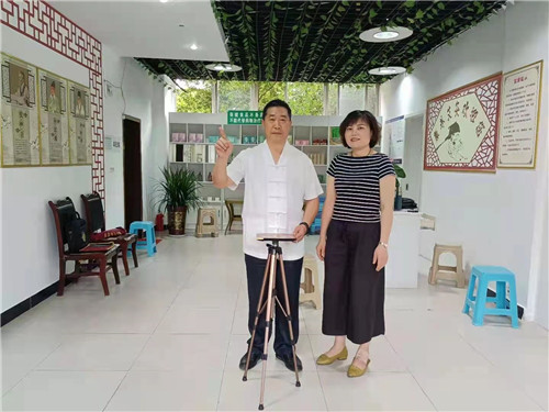 中国著名易道天眼风水学者，重庆风水大师高浦洪，2021年5月11日在中国和鼎康养艾灸保健公司綦江店看阳宅风水。
