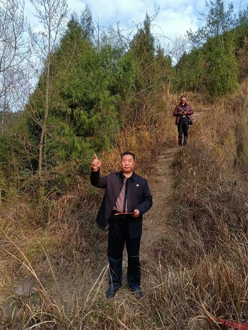 中国著名易道商三界联盟天眼风水学者高浦洪，2023年3月5日应邀在四川省南充市仪陇县为福主老板看阴宅风水