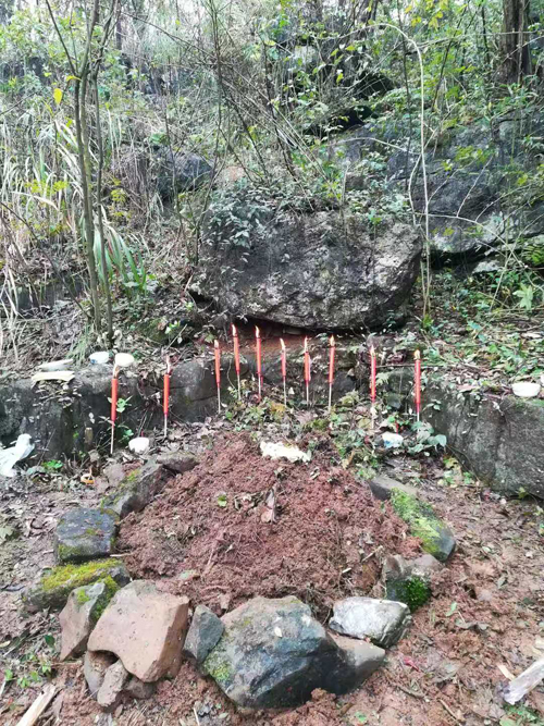 重庆风水大师高浦洪在广西桂林市灵川县大圩镇为福主老板做阴宅风水，种生基