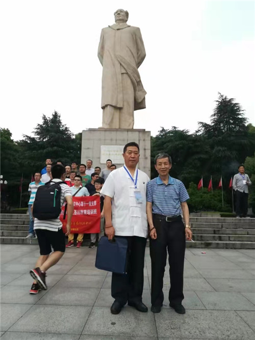 ​中国著名易道天眼风水学者，重庆风水大师高浦洪，应邀参加 “墨香国学园墨子先生全球发布会”。