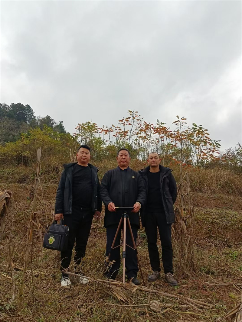 中国天眼风水实战应用非遗传承人，中国非物质文化遗产研究院智库专家高浦洪，2023年12月18日受邀在重庆市江津区蔡家镇为福主老板看阴宅风水