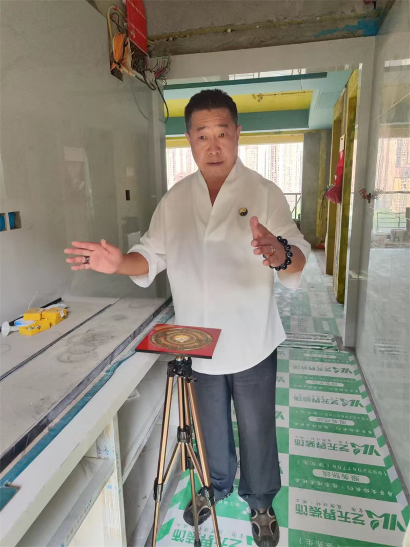 中科院主管《当代科学家》期刊社主任委员，中国天眼风水实战应用非遗传承人，中国非物质文化遗产研究院智库专家高浦洪，2024年9月21日受邀在重庆市南川区带徒弟为福主老板看阳宅风水