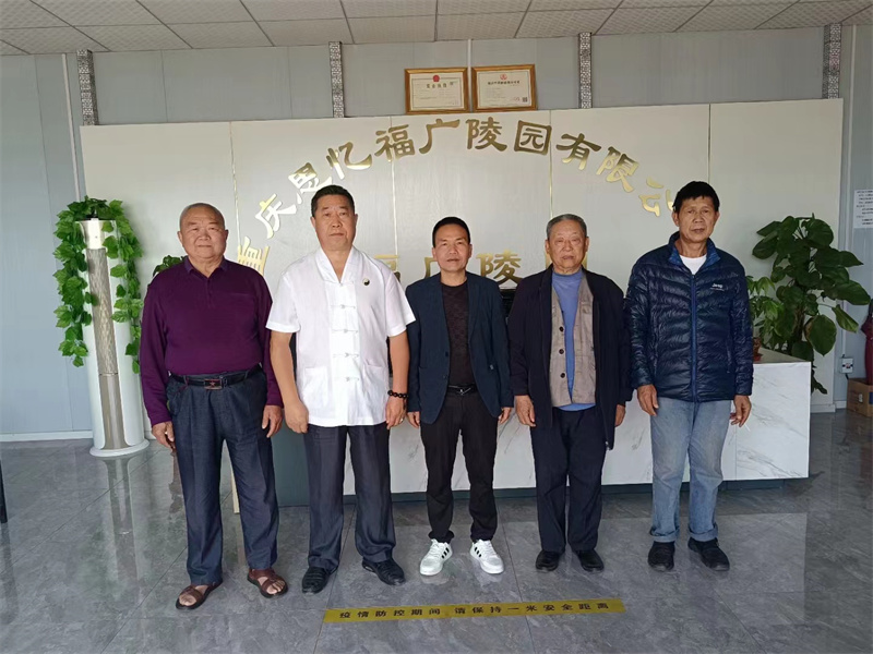 高浦洪老师2023年4月27日应邀在重庆市江津区广兴“福广公墓”风水考察，用天眼风水设计布局