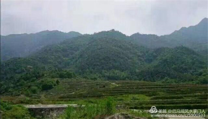 重庆风水大师高浦洪在重庆市綦江区永新镇木瓜村为福主老板看阴宅风水