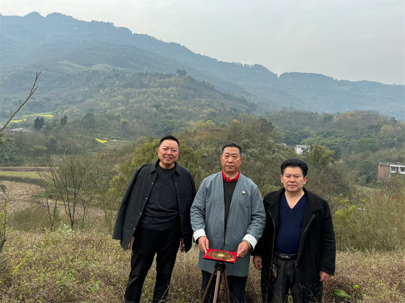 中国天眼风水实战应用非遗传承人，中国非物质文化遗产研究院智库专家高浦洪，2024年3月12日受邀在重庆市江津区西湖镇为福主老板精选上档次的阴宅墓地