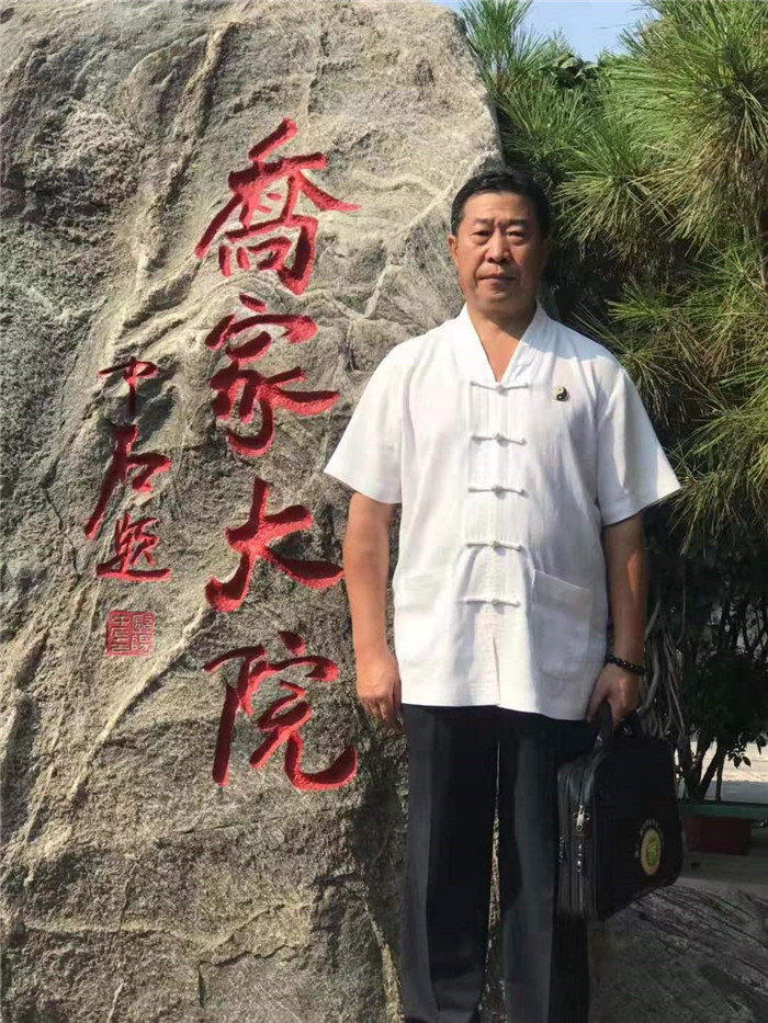 重庆风水大师，中国著名易经风水学者高浦洪，2019年9月5日在山西省考察学习风水，乔家大院、曹家大院(三多塘)风水