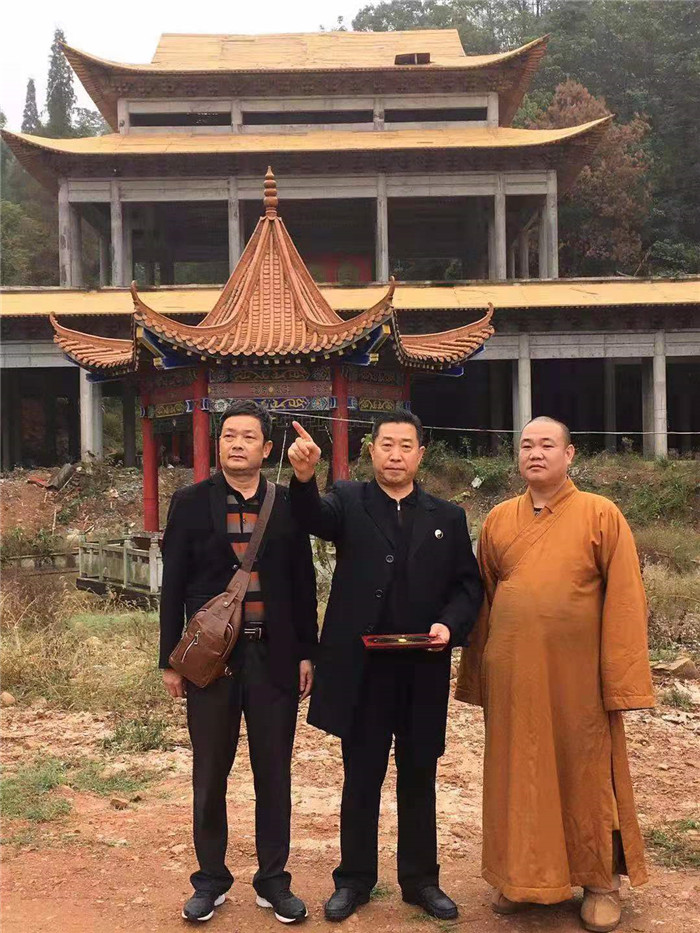 重庆风水大师，中国著名易经风水、天眼学者高浦洪，2019年9月24日在江西省萍乡市考察学习研究寺庙风水布局！