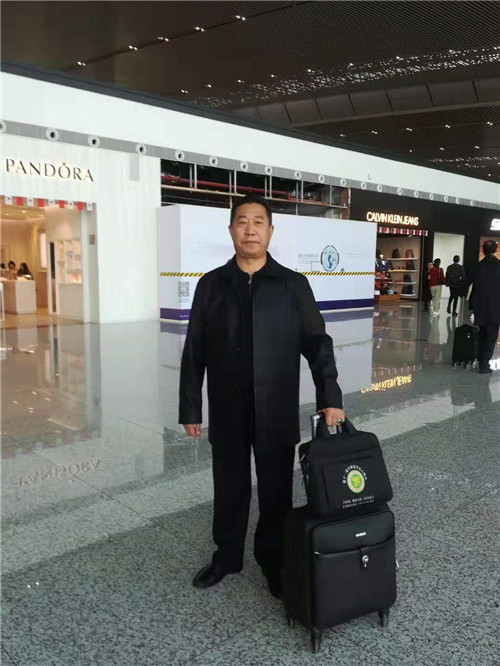 重庆风水大师高浦洪，2019年10月29日重庆飞哈尔滨，去俄罗斯远东大学学习培训科考活动。
