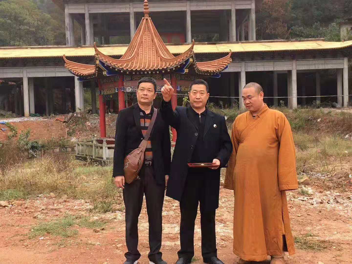 重庆风水大师高浦洪在江西省宜春考察新建寺庙风水！