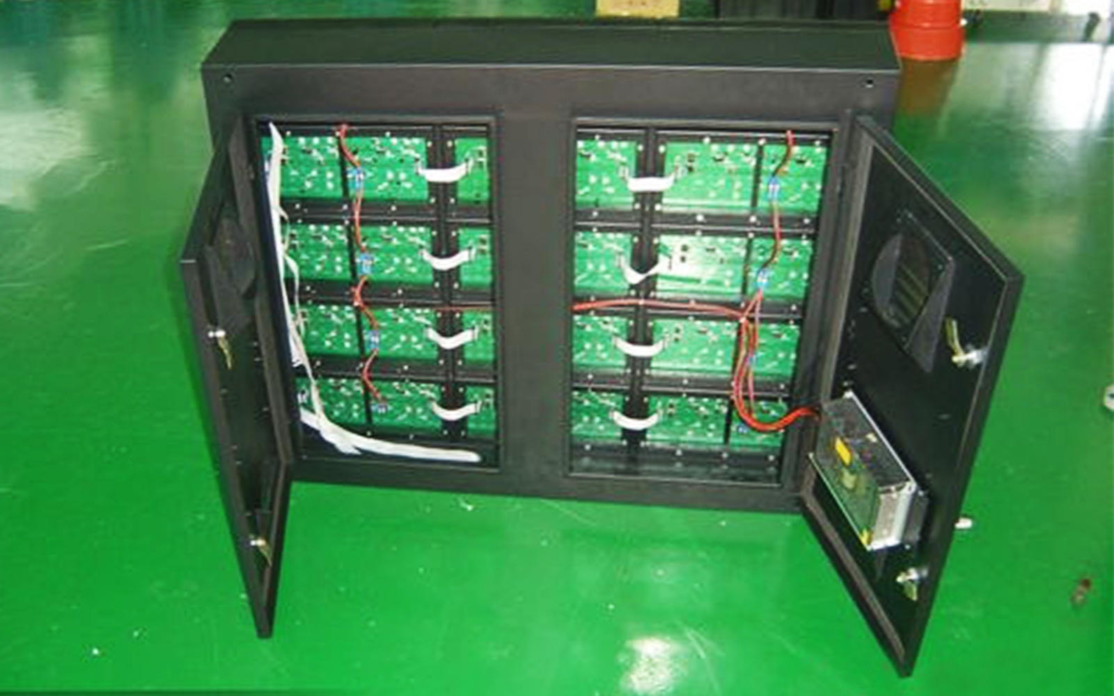 LED屏压铸铝箱体/>
</p> <div style=