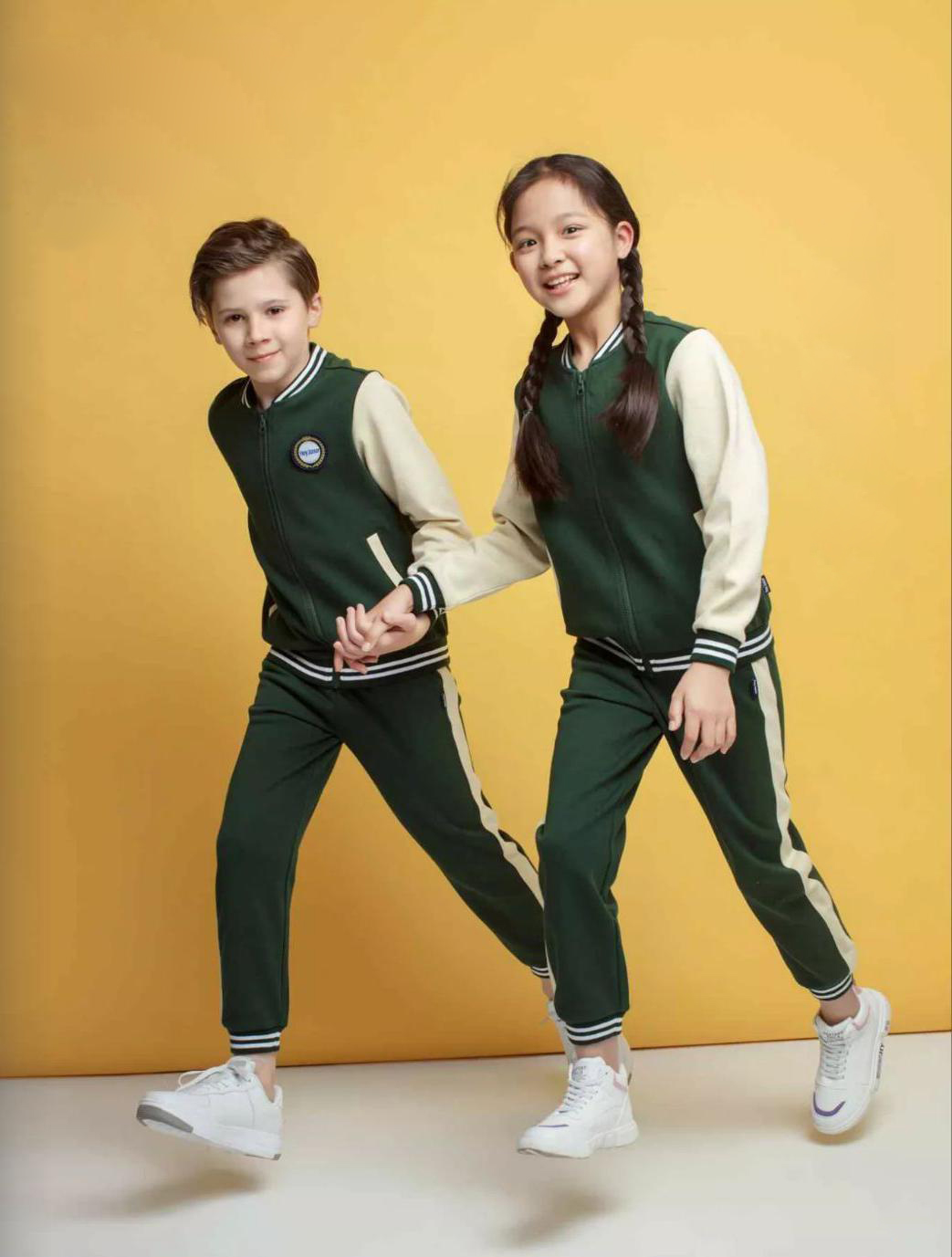 小学校服X8
