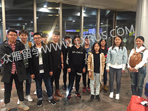 谢东诺夫预科学生到达机场，谢东诺夫医科大学新生，众雁留学