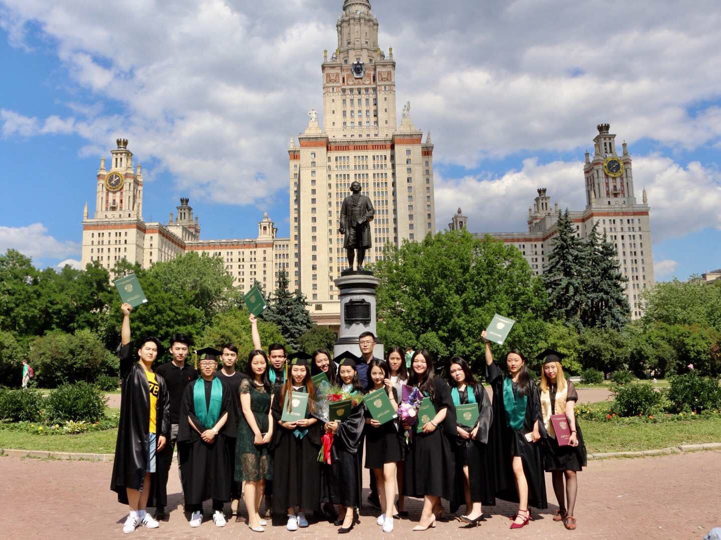 莫斯科大学毕业照,莫斯科大学中国留学生毕业照 莫斯科大学毕业照,莫斯科大学中国留学生毕业照