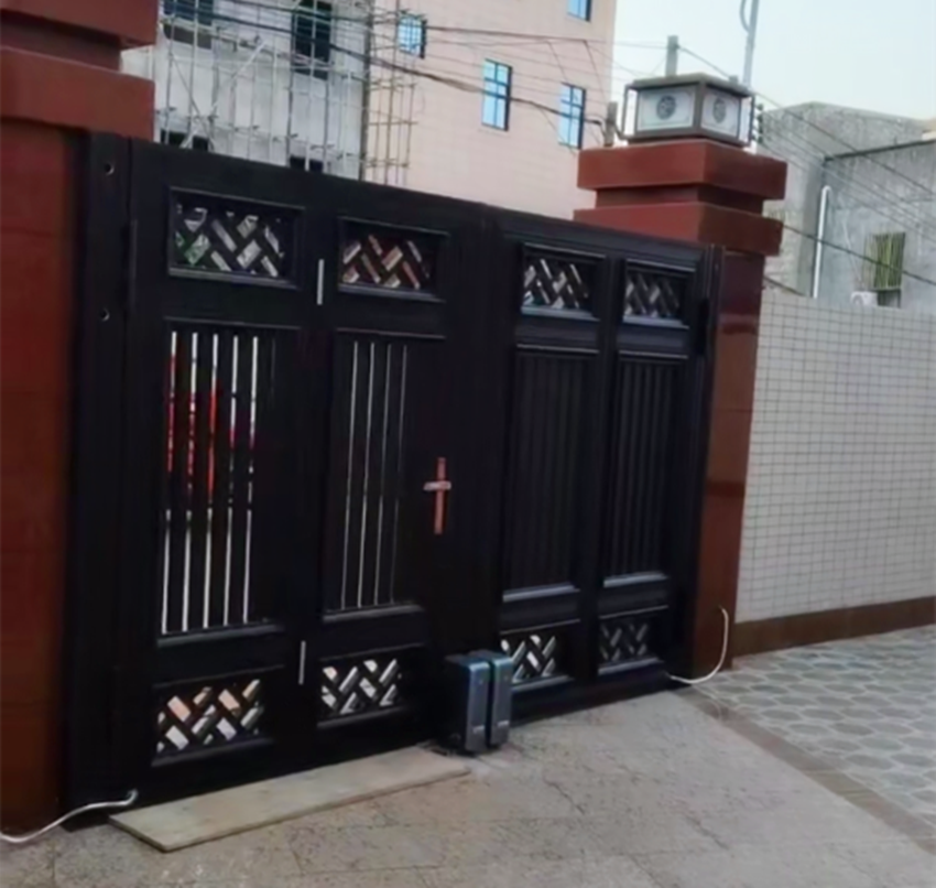 广东某私家别墅-卡诺林快速离合轮式智能开门机DCK990KS