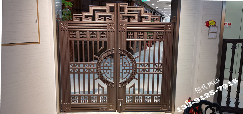 铸铝门